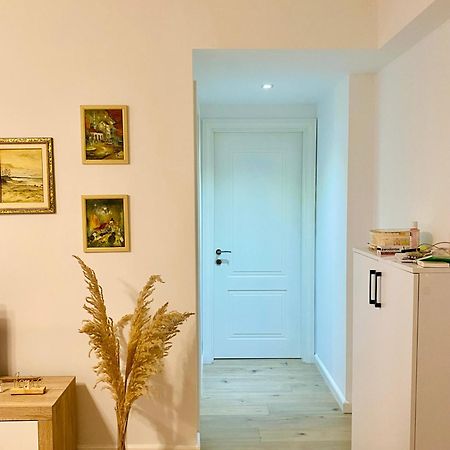 Jolie Center Apartment Tiranë Ngoại thất bức ảnh